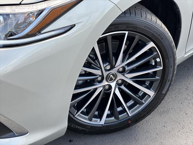 new 2025 Lexus ES 300h car, priced at $50,599
