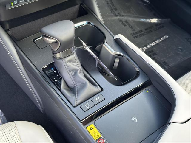 new 2025 Lexus ES 300h car, priced at $50,599