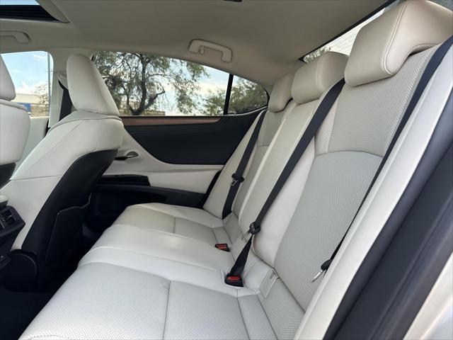 new 2025 Lexus ES 300h car, priced at $50,599