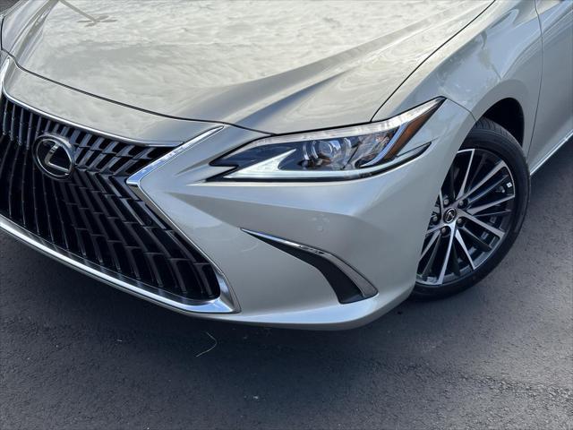 new 2025 Lexus ES 300h car, priced at $50,599