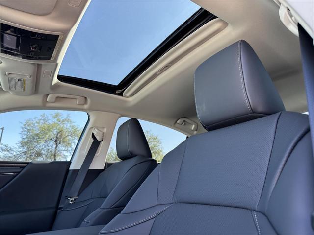 new 2025 Lexus ES 300h car, priced at $52,960
