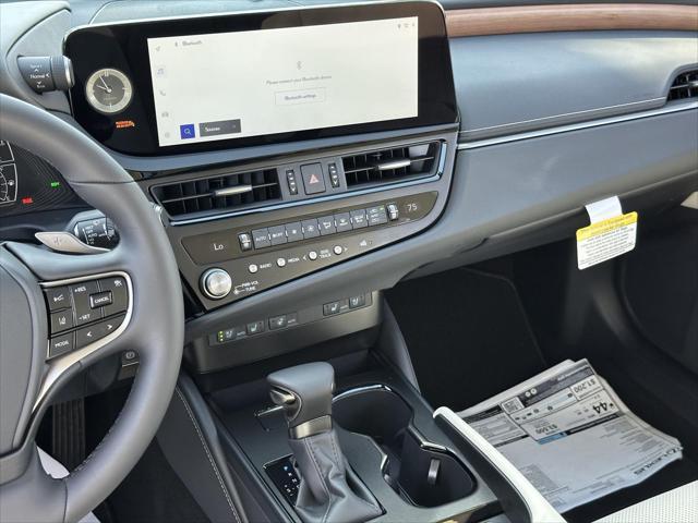 new 2025 Lexus ES 300h car, priced at $52,914