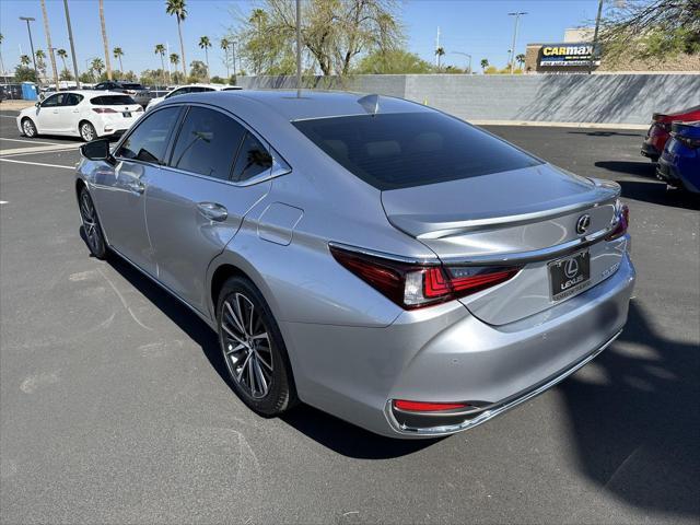 new 2025 Lexus ES 300h car, priced at $52,914