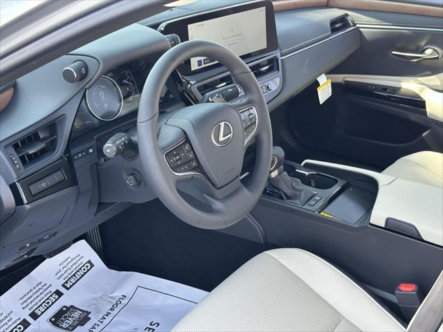 new 2025 Lexus ES 300h car, priced at $52,914