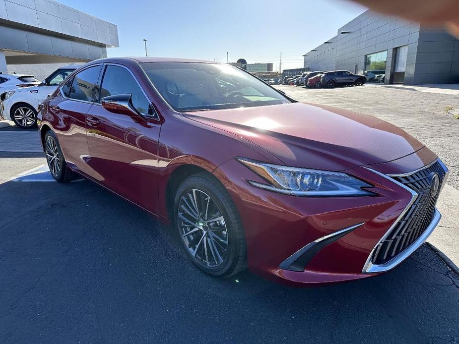 new 2024 Lexus ES 300h car, priced at $48,950