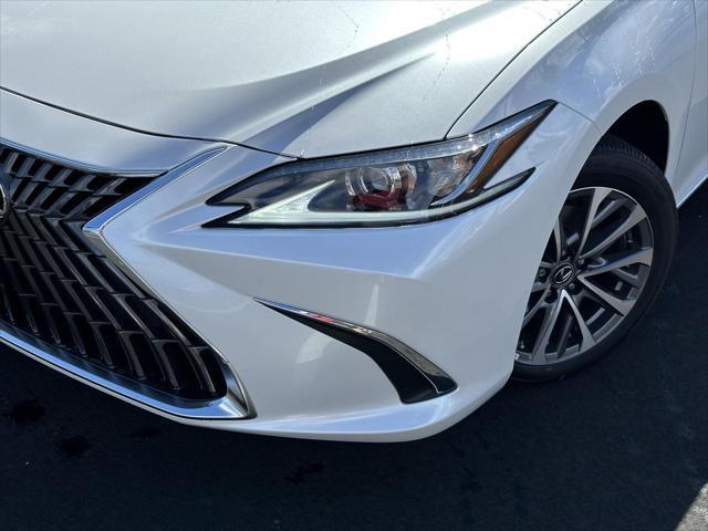 new 2025 Lexus ES 350 car, priced at $44,404