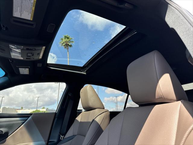 new 2025 Lexus ES 350 car, priced at $44,404