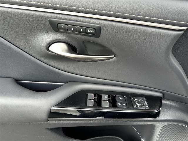 used 2025 Lexus ES 350 car, priced at $42,490