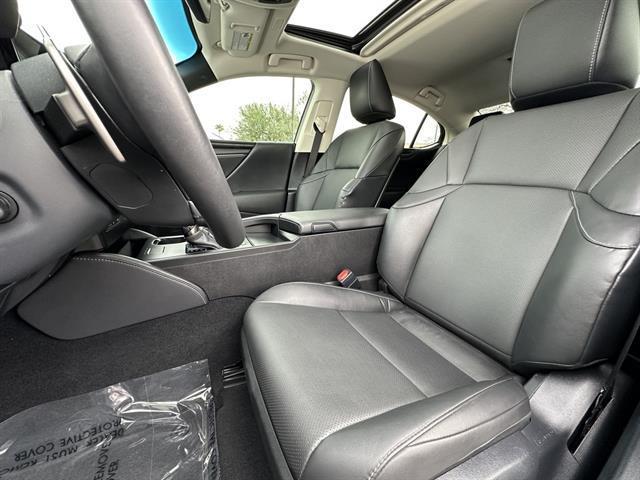 used 2025 Lexus ES 350 car, priced at $42,490