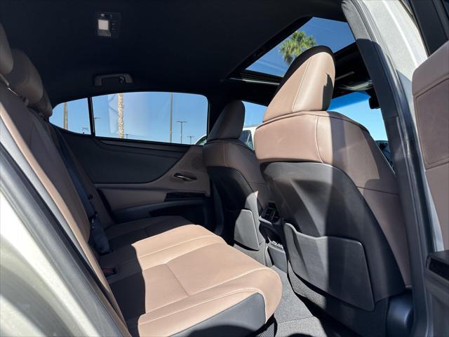 new 2025 Lexus ES 300h car, priced at $51,859
