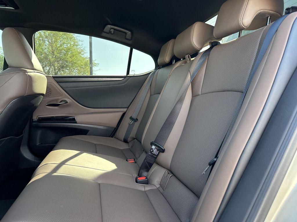 new 2025 Lexus ES 300h car, priced at $51,859