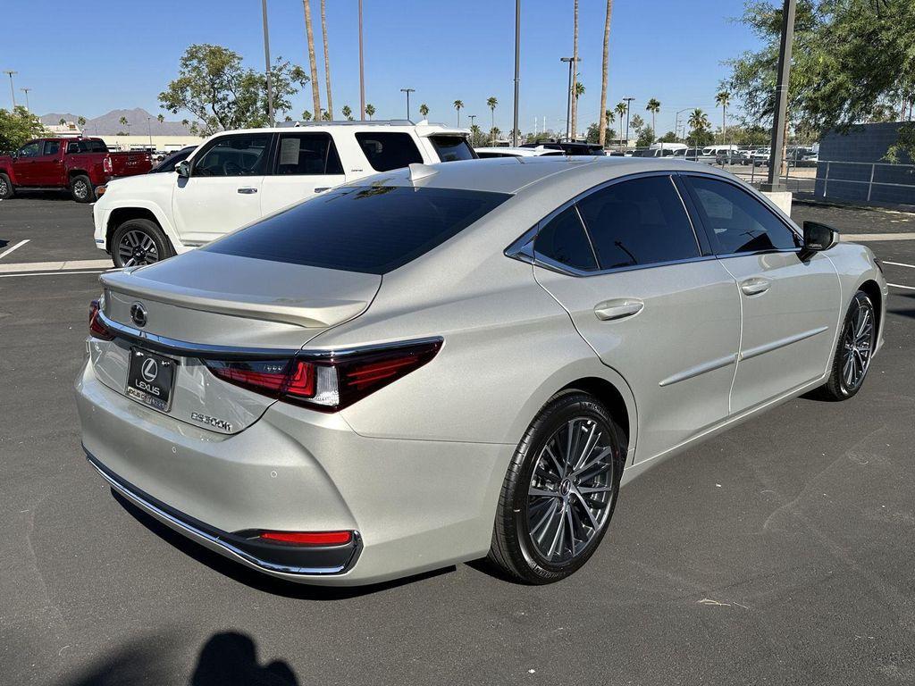 new 2025 Lexus ES 300h car, priced at $51,859