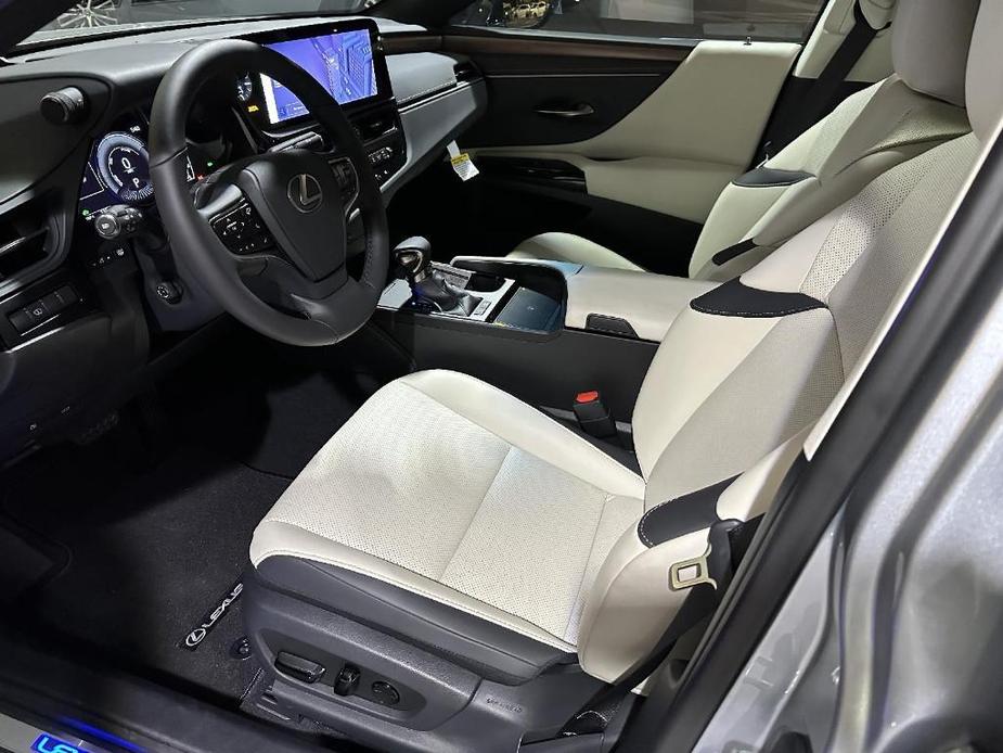 new 2024 Lexus ES 300h car, priced at $53,220