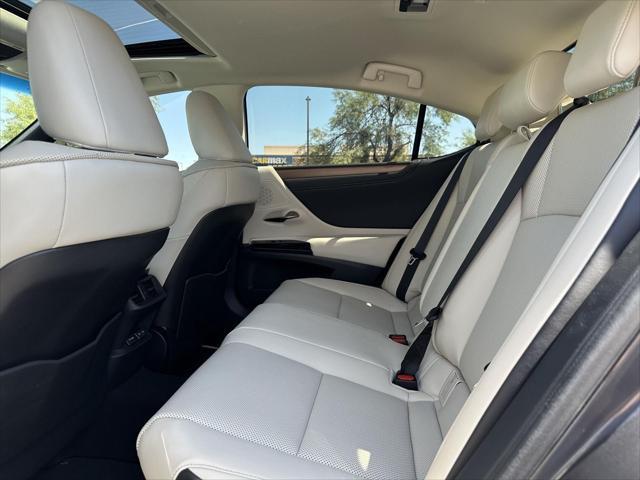 new 2025 Lexus ES 300h car, priced at $51,659