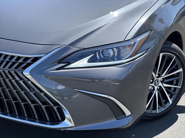 new 2025 Lexus ES 300h car, priced at $51,659