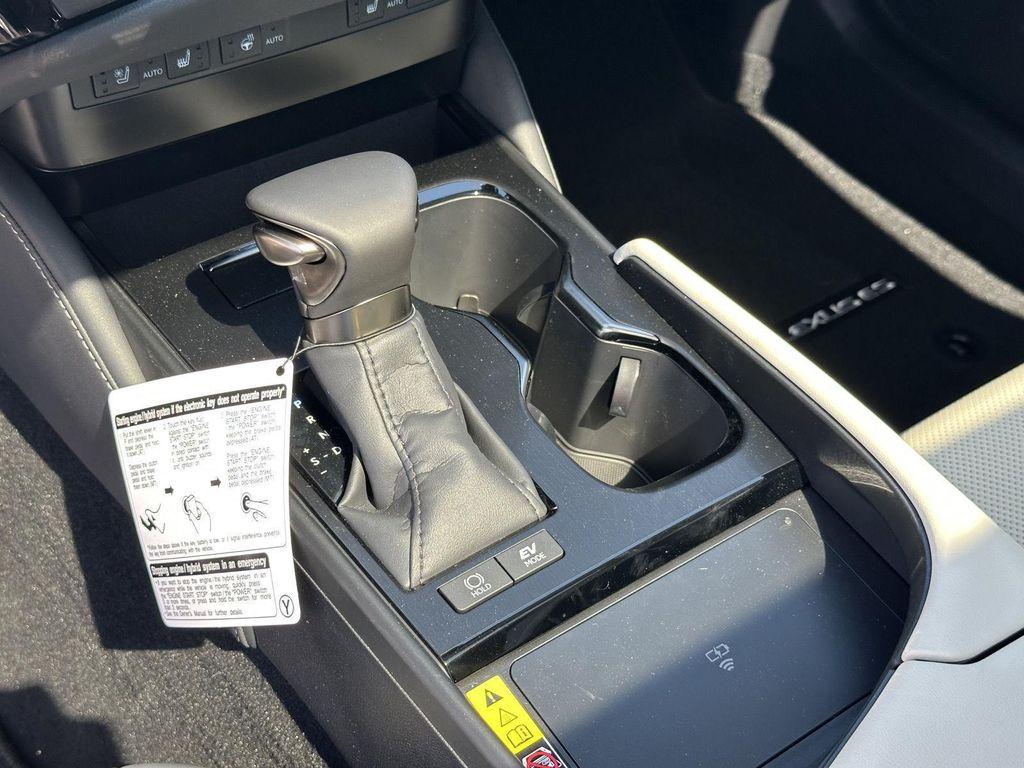 new 2025 Lexus ES 300h car, priced at $51,659