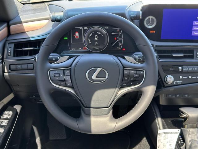new 2025 Lexus ES 300h car, priced at $51,659