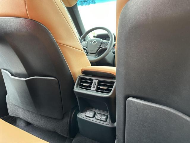 new 2025 Lexus ES 300h car, priced at $53,229