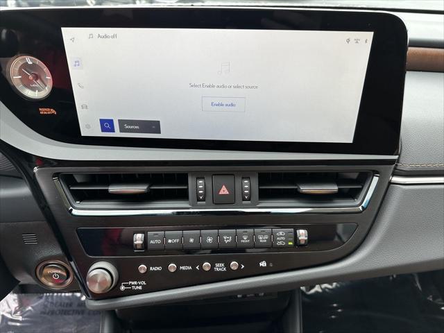 new 2025 Lexus ES 300h car, priced at $53,229