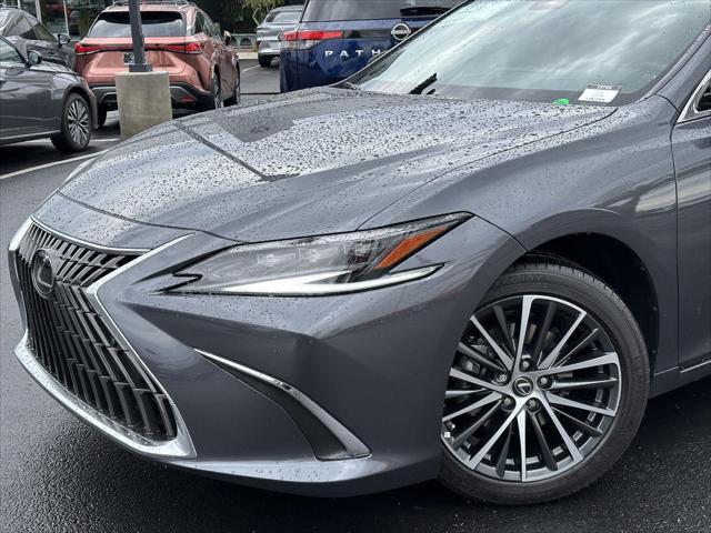 new 2025 Lexus ES 300h car, priced at $53,229