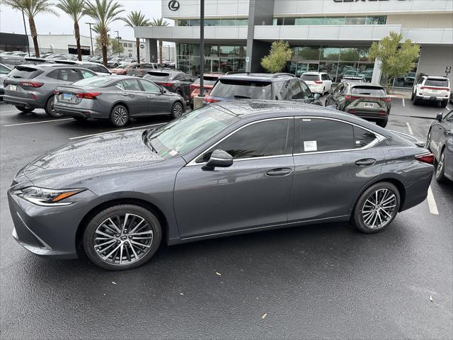 new 2025 Lexus ES 300h car, priced at $53,229