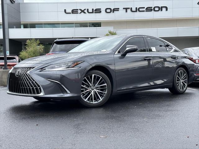 new 2025 Lexus ES 300h car, priced at $53,229