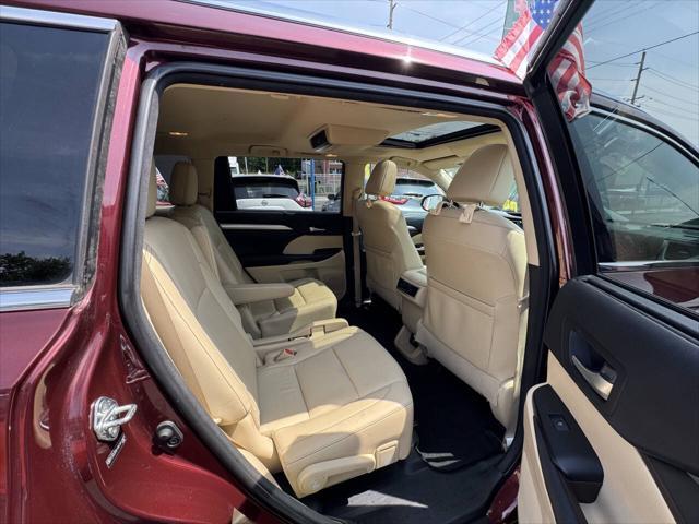 used 2014 Toyota Highlander car, priced at $15,999