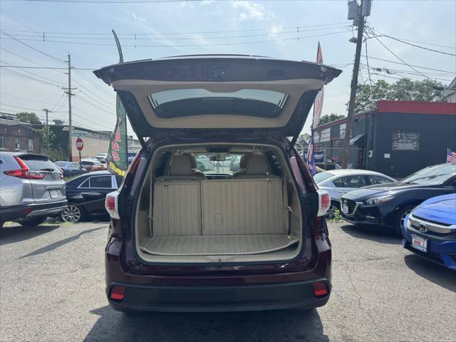 used 2014 Toyota Highlander car, priced at $15,999