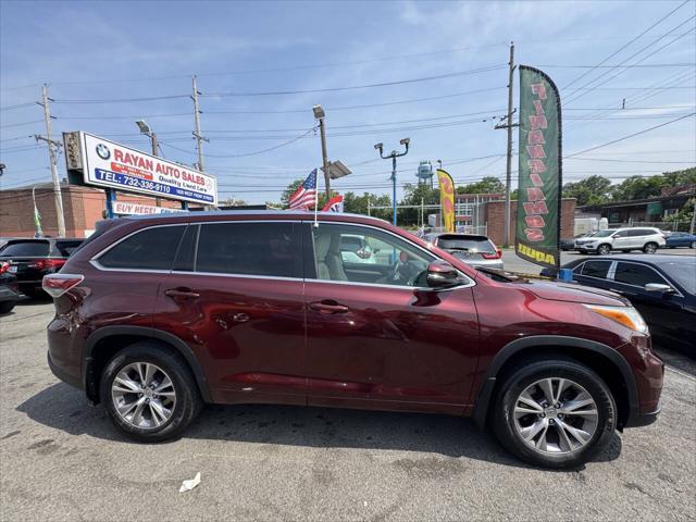used 2014 Toyota Highlander car, priced at $15,999