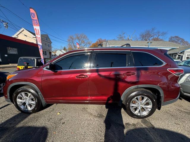 used 2014 Toyota Highlander car, priced at $19,999