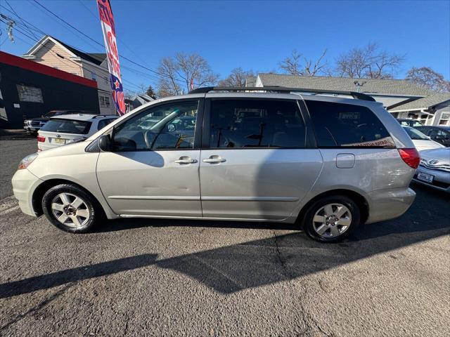 used 2007 Toyota Sienna car, priced at $3,499