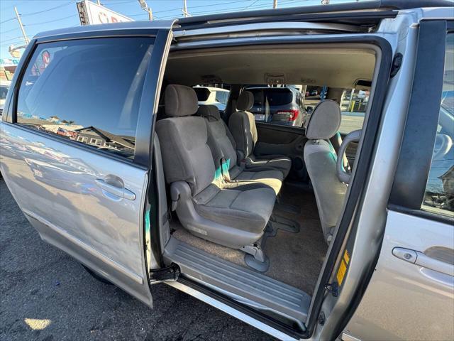 used 2007 Toyota Sienna car, priced at $3,499