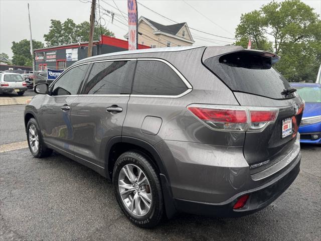 used 2014 Toyota Highlander car, priced at $14,499