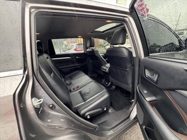 used 2014 Toyota Highlander car, priced at $14,499