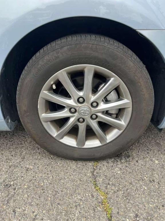 used 2011 Toyota Camry Hybrid car, priced at $5,499