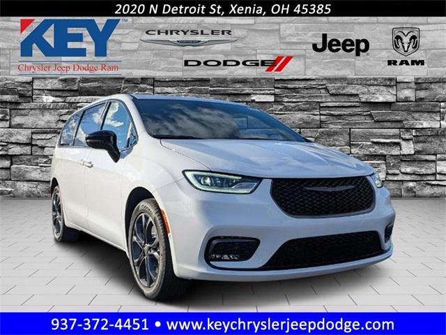 new 2026 Chrysler Pacifica car, priced at $45,560