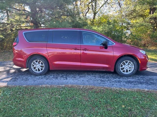 used 2024 Chrysler Pacifica car, priced at $29,995