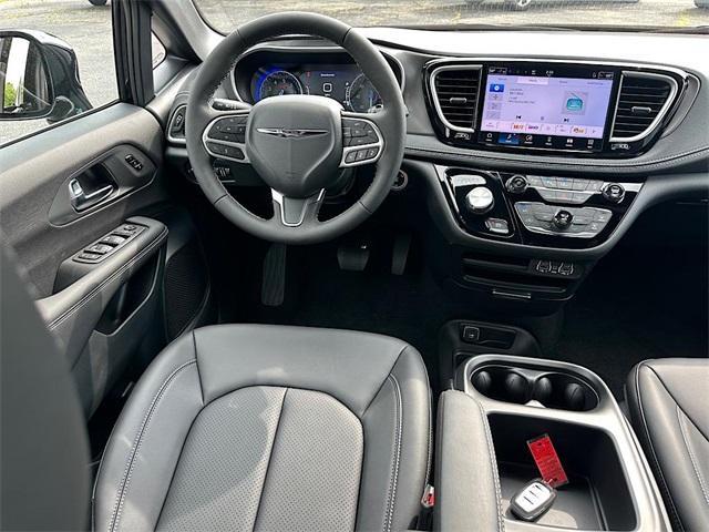 new 2025 Chrysler Pacifica car, priced at $37,725