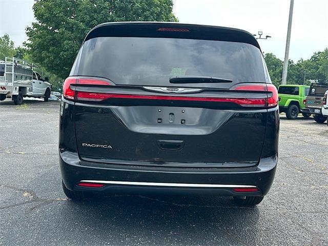 new 2025 Chrysler Pacifica car, priced at $37,725