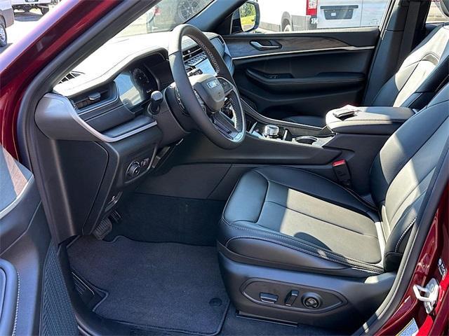 new 2025 Jeep Grand Cherokee car, priced at $45,260