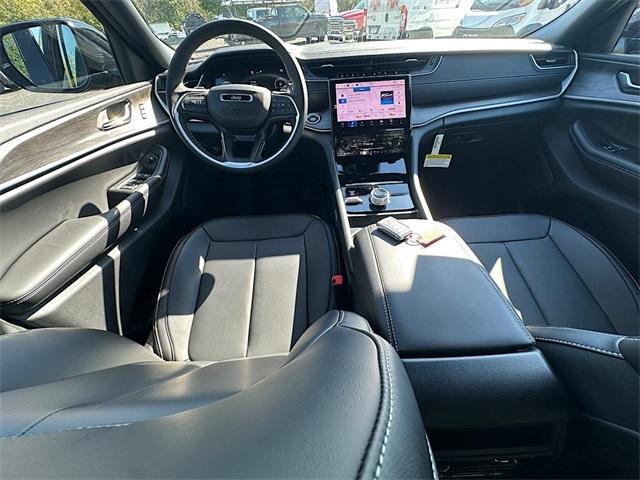 new 2025 Jeep Grand Cherokee car, priced at $45,260