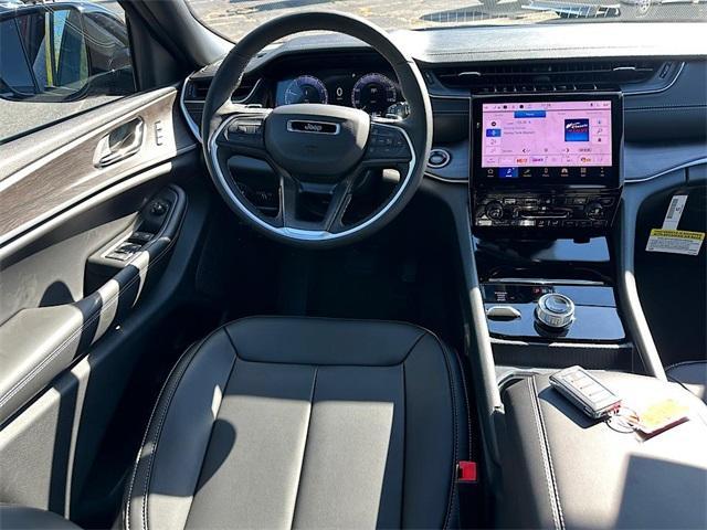 new 2025 Jeep Grand Cherokee car, priced at $45,260