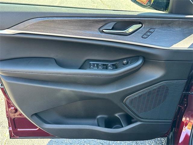 new 2025 Jeep Grand Cherokee car, priced at $45,260