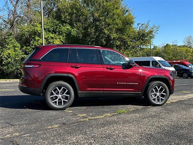 new 2025 Jeep Grand Cherokee car, priced at $45,260