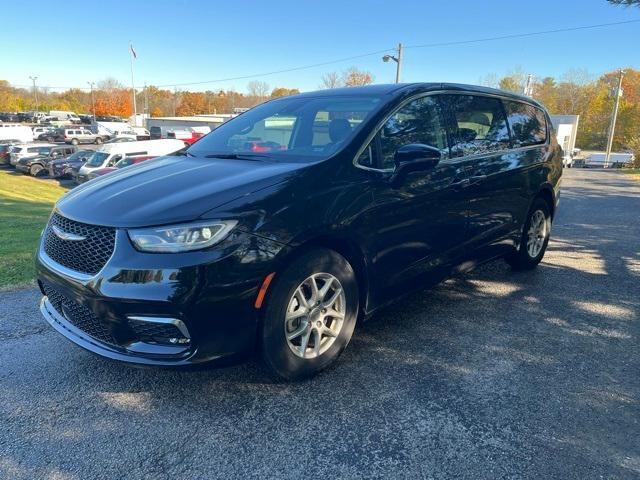 used 2024 Chrysler Pacifica car, priced at $29,995