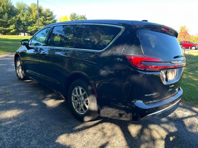 used 2024 Chrysler Pacifica car, priced at $29,995