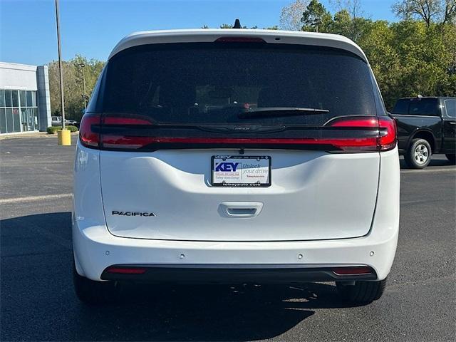 new 2026 Chrysler Pacifica car, priced at $45,460