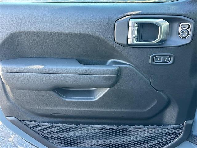 new 2025 Jeep Gladiator car, priced at $47,265