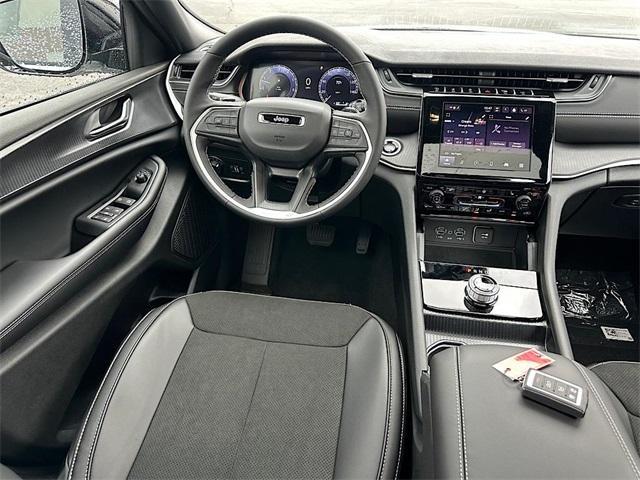 new 2025 Jeep Grand Cherokee L car, priced at $42,280