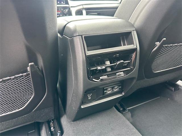 new 2025 Jeep Grand Cherokee car, priced at $41,980